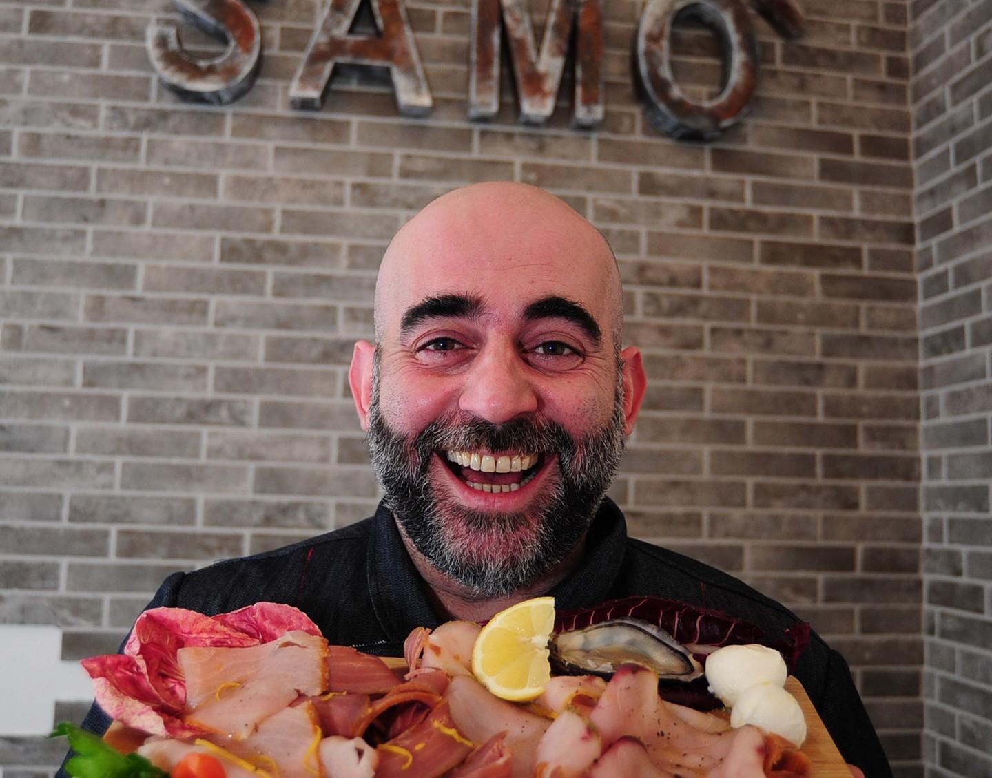 Modena, una salumeria  di pesce fresco  nel cuore della città  