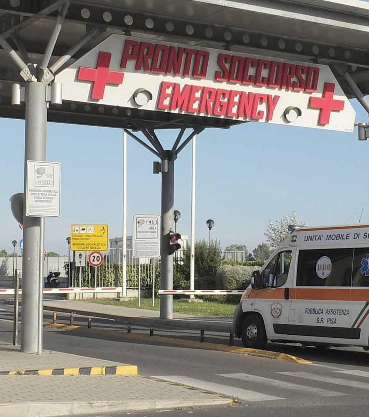 L’addio al bimbo soffocato