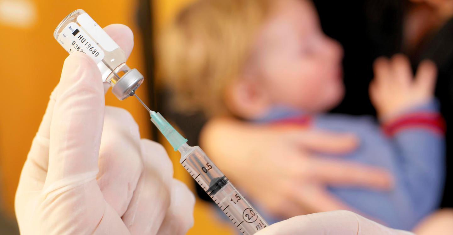 Vaccini obbligatori, legge a maggio 