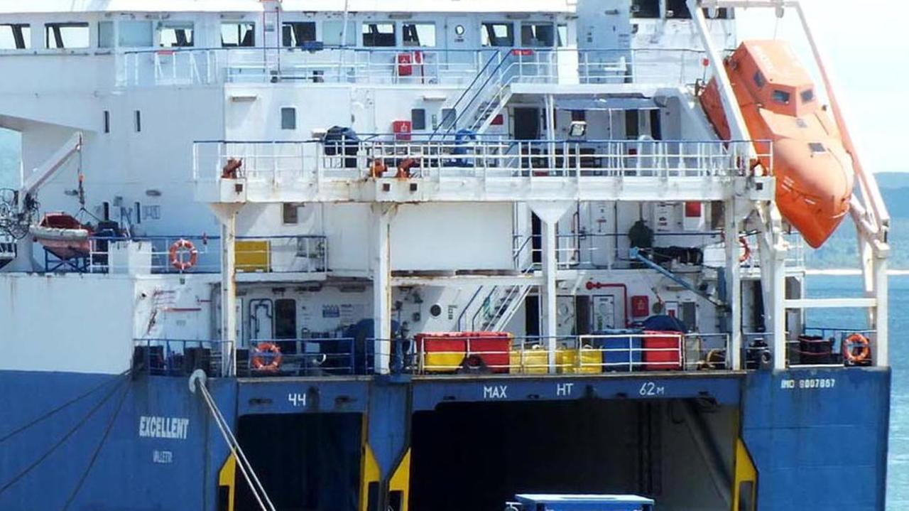 Parte da Piombino nave carica di armi