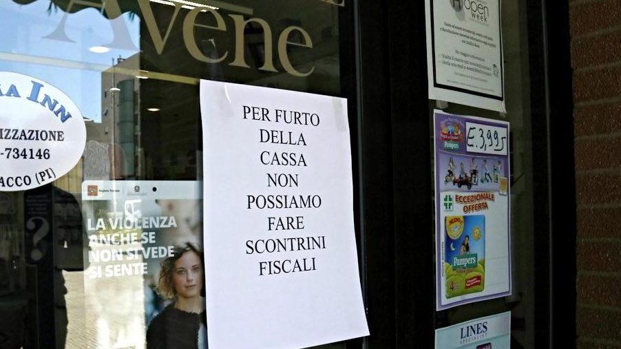 La Leccia, furto alla farmacia: portata via la cassa