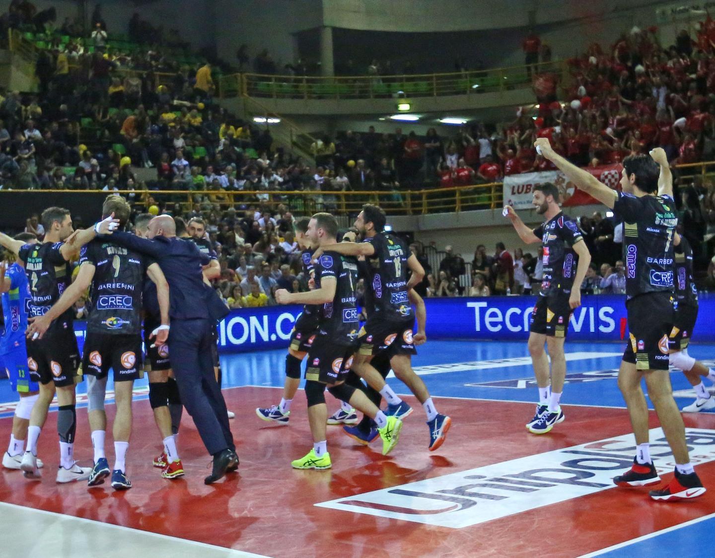 L’Azimut crolla al tie break, Lube in finale 
