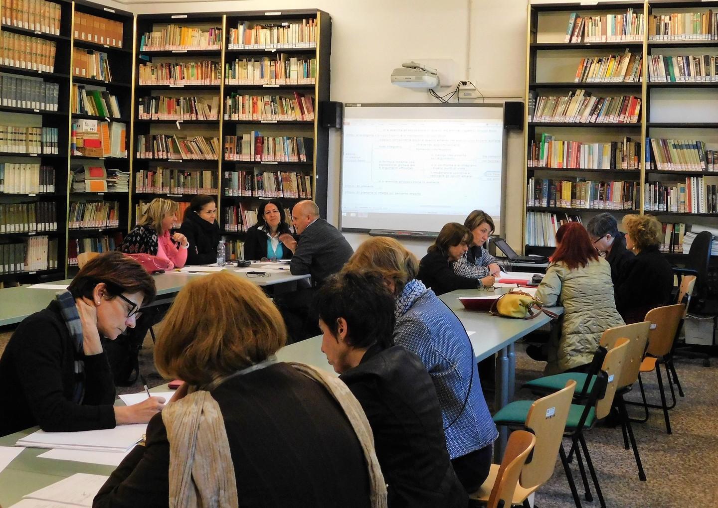 Per presidi e docenti ritorno tra i banchi per lezioni “digitali” 