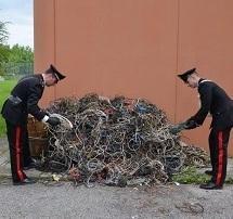 Litiga in famiglia e minaccia i carabinieri