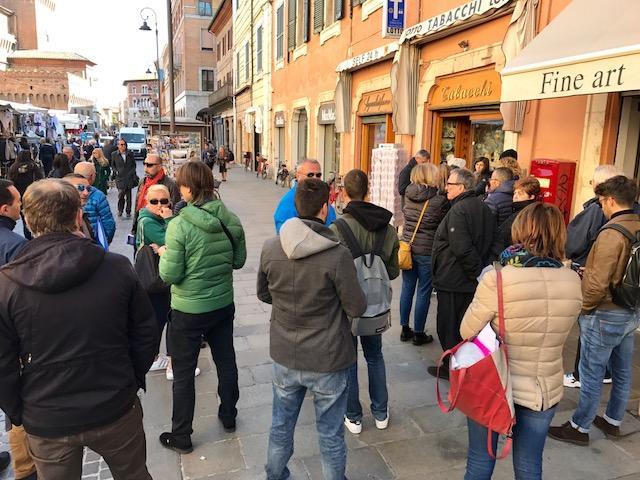La coda per comprare i bliglietti di Spal-Cittadella