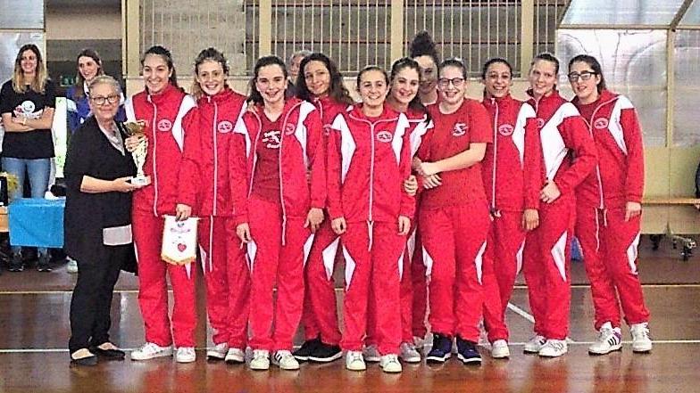 Le ragazze della Pallavolo Cascina trionfano allo “Spritz ’n Play”