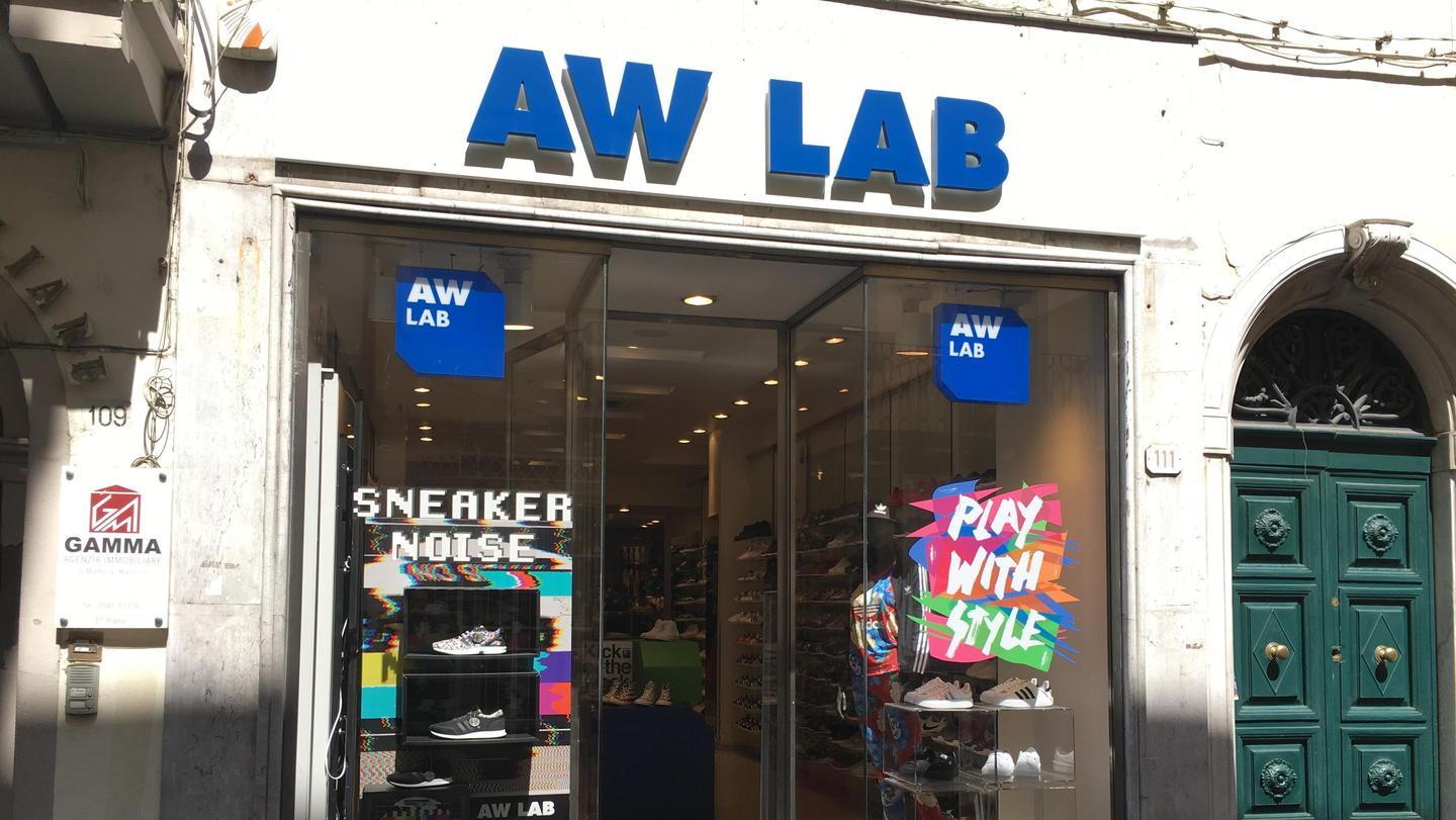 Sorprese a rubare abbigliamento denunciate quattro minorenni 