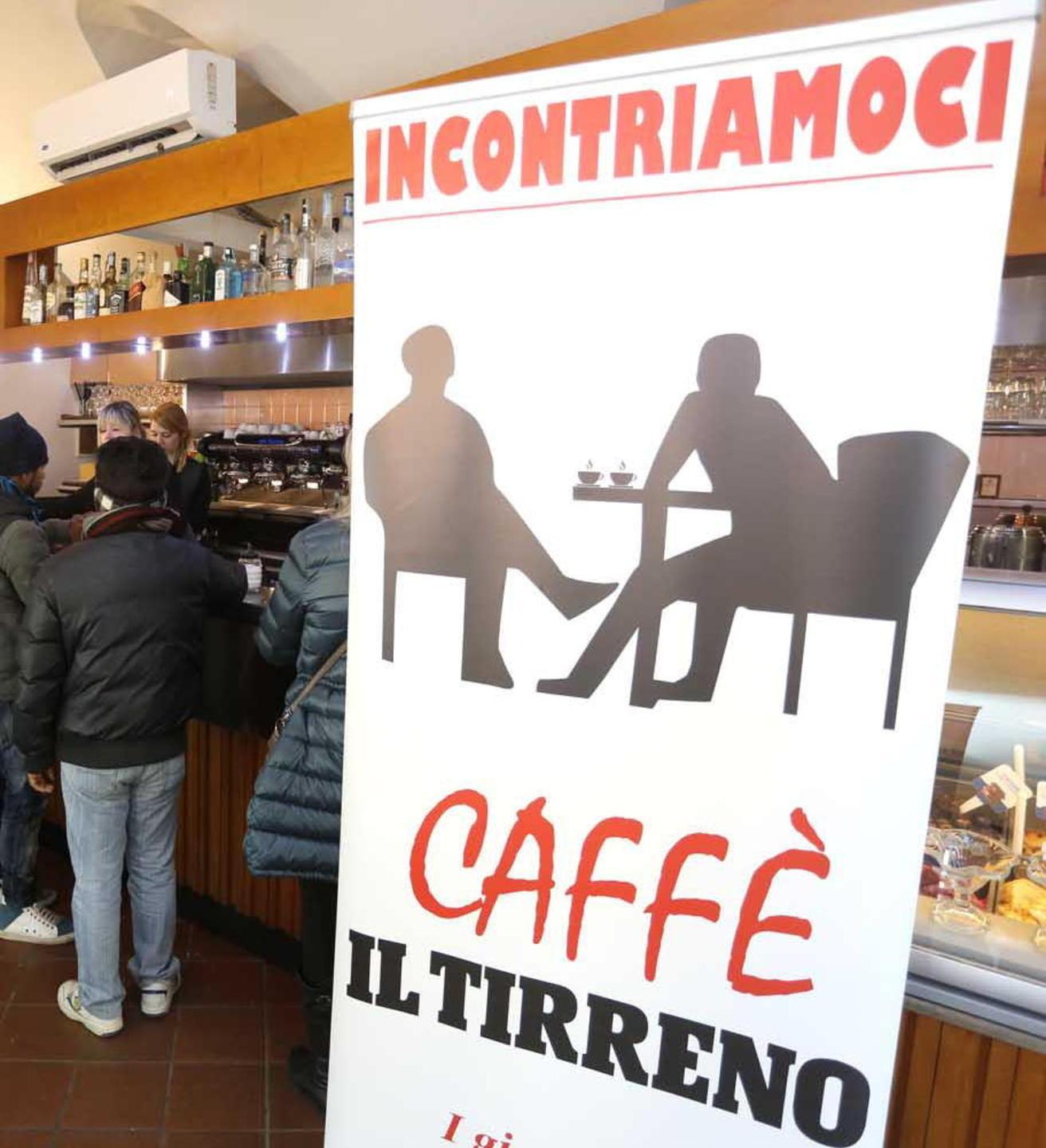 Le luci di “Caffè Tirreno” su Porta a Lucca