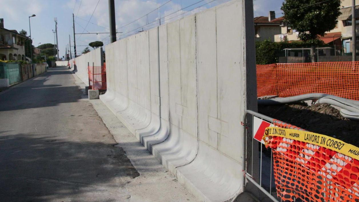 Stazione di Torre del Lago: entro fine giugno il muro