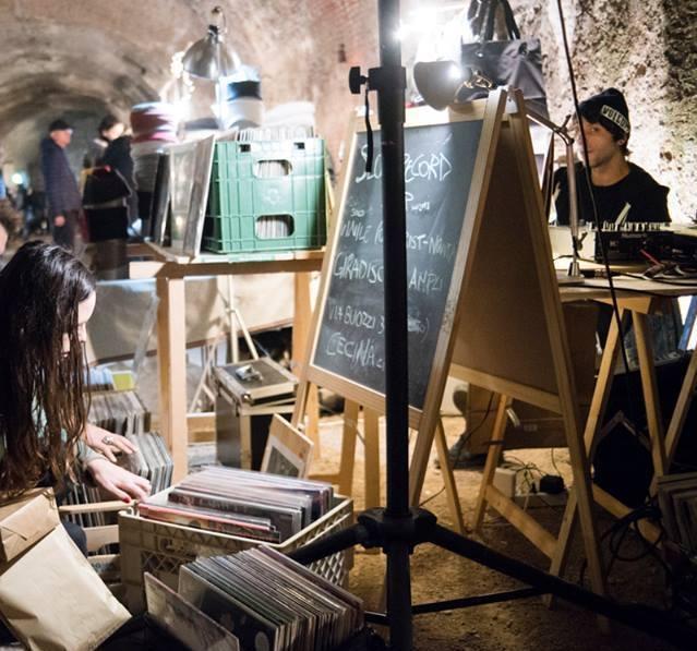Il futuro? Nel vinile e i vecchi dischi  diventano impresa 