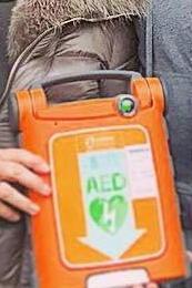 Cercansi sponsor per acquistare defibrillatori pubblici