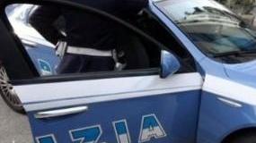 Minaccia di uccidere la moglie con l’accetta