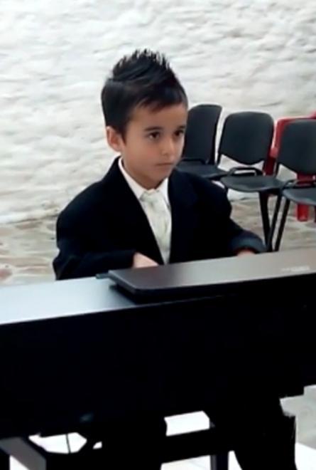 Andrea Manca, virtuoso del piano, in onda su Rete 4
