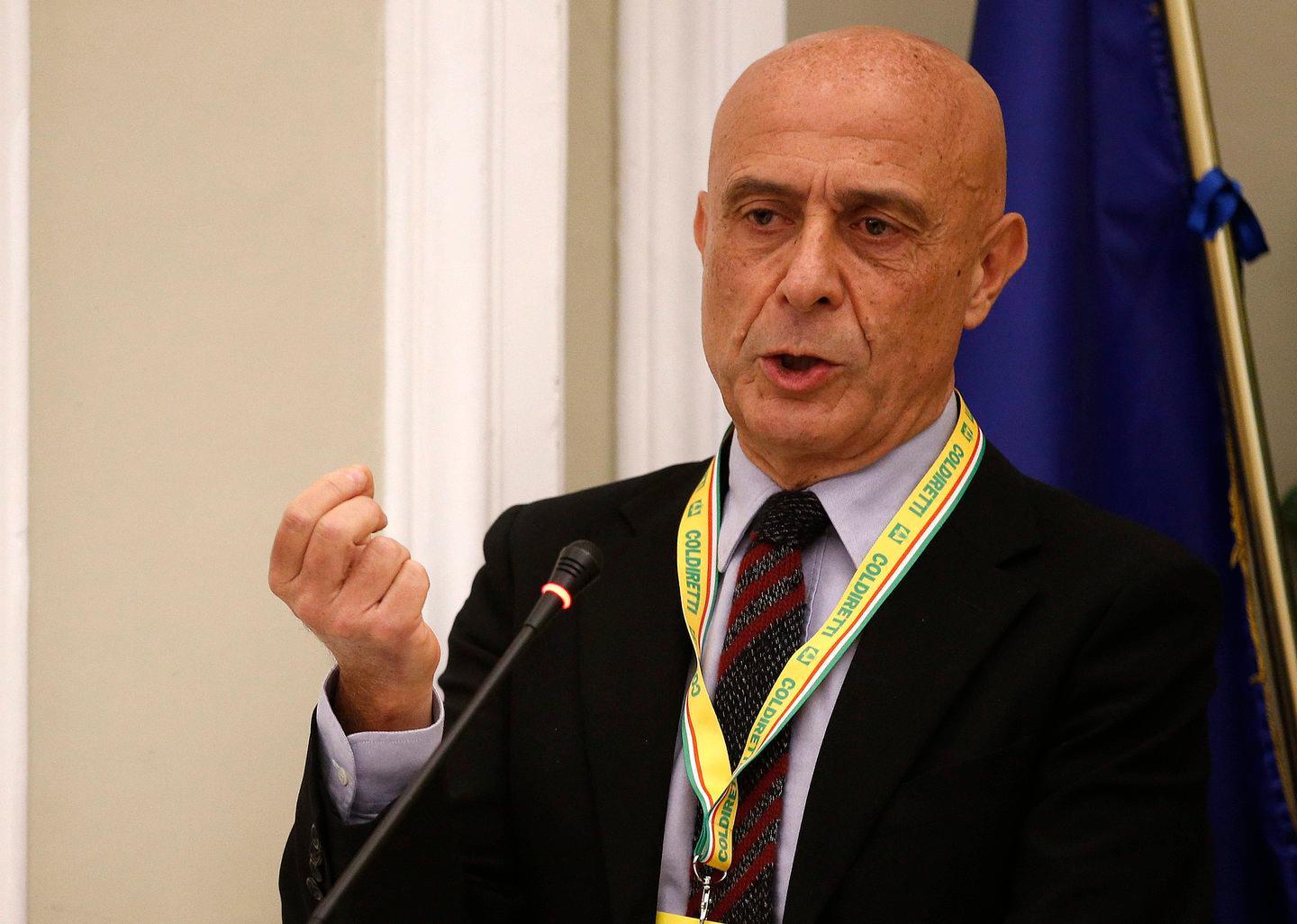 Appello a Minniti per lo stop a Forza Nuova 