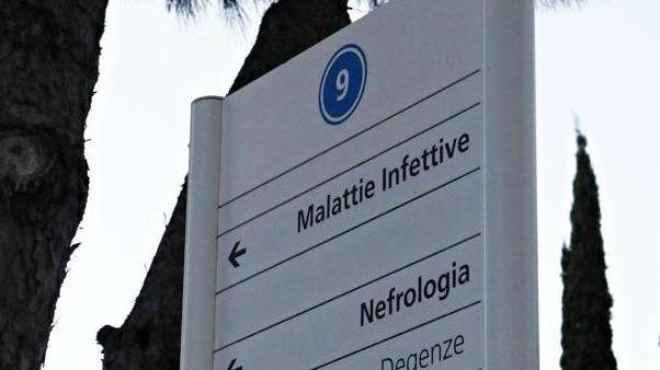 Meningite C: sta meglio l’insegnante, in rianimazione l’agente immobiliare