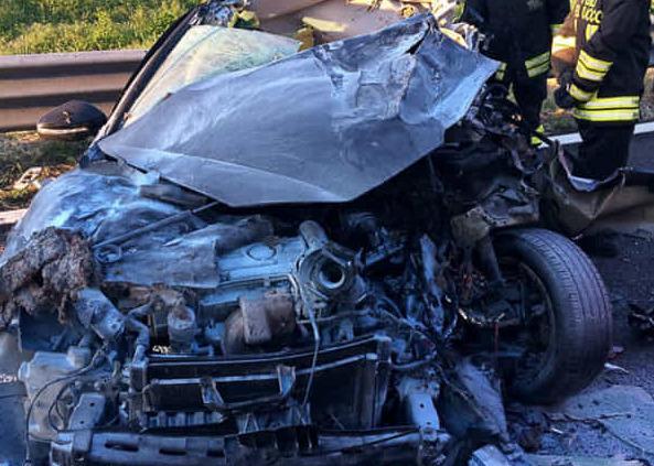 Schianto in autostrada, muore a 36 anni 