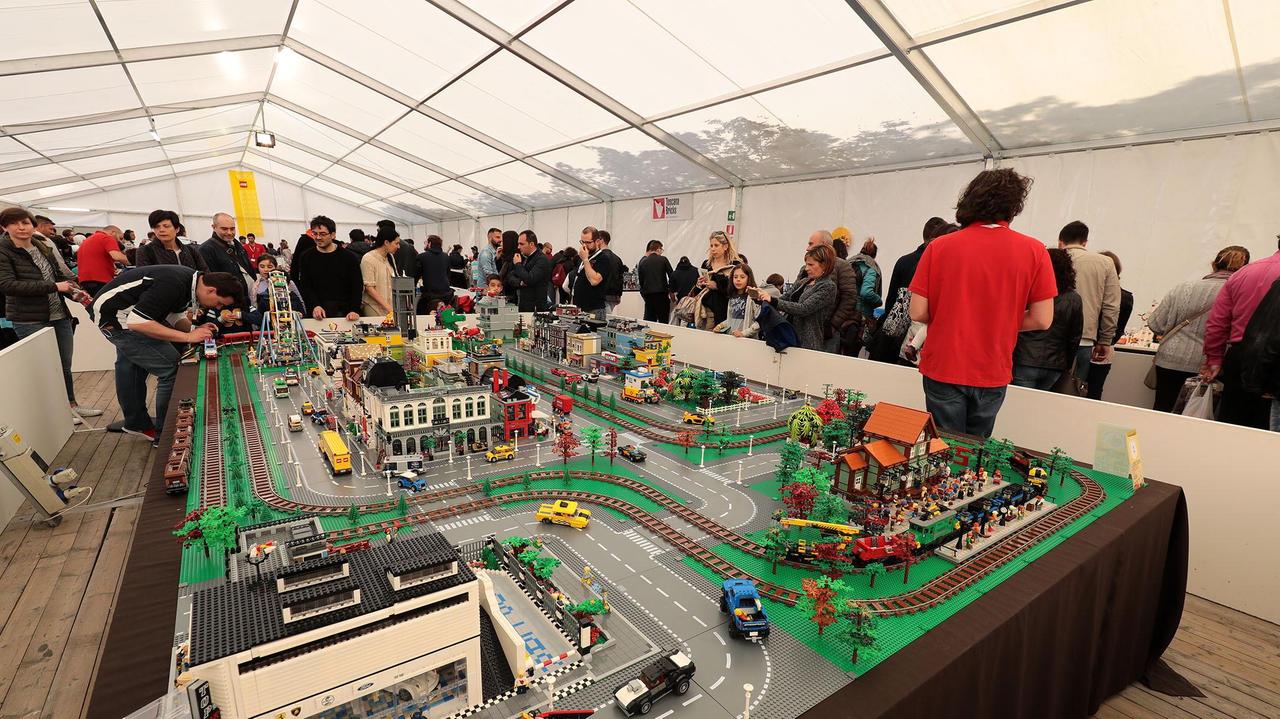Mattoncini Lego, una delle maggiori attrazioni di Ludicomix (Foto agenzia Carlo Sestini)