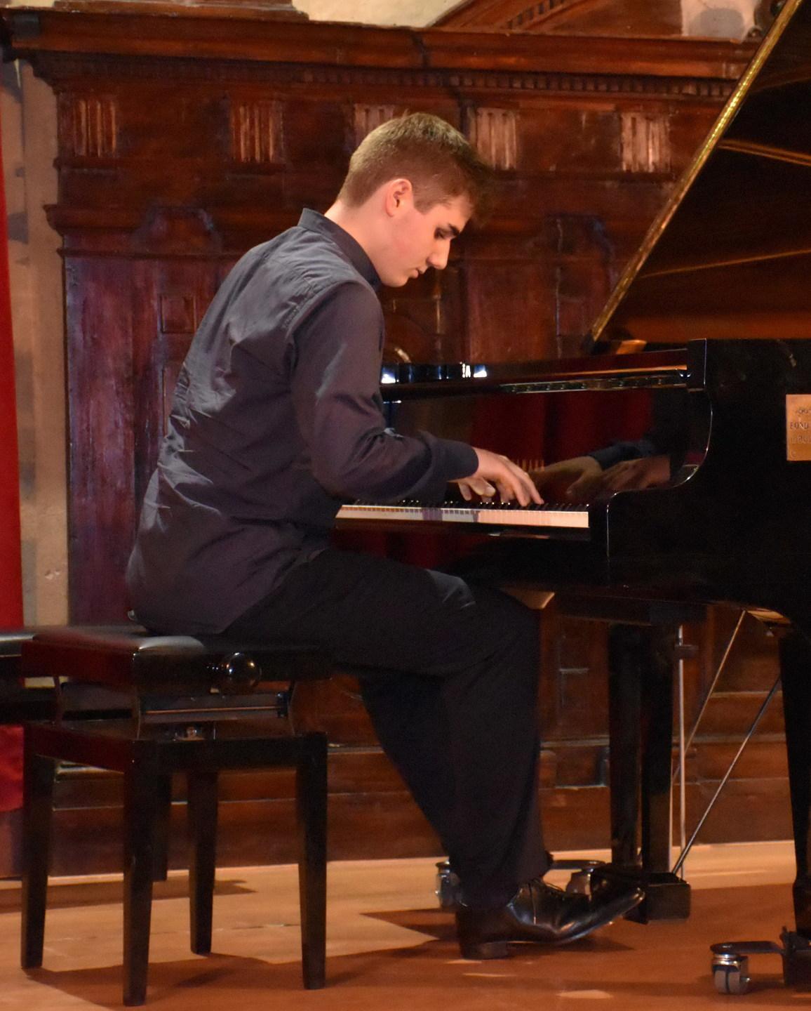 Modena, Fresa, un pianista stellare al Teatro Tempio