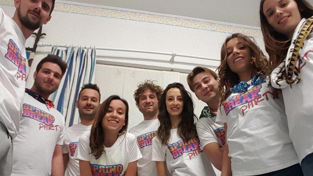 Inizia il Palio dei barchini c’è la festa stile americano