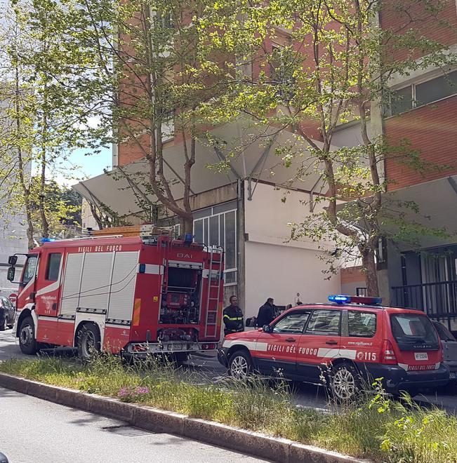 Si blocca l’ascensore, vigili in azione