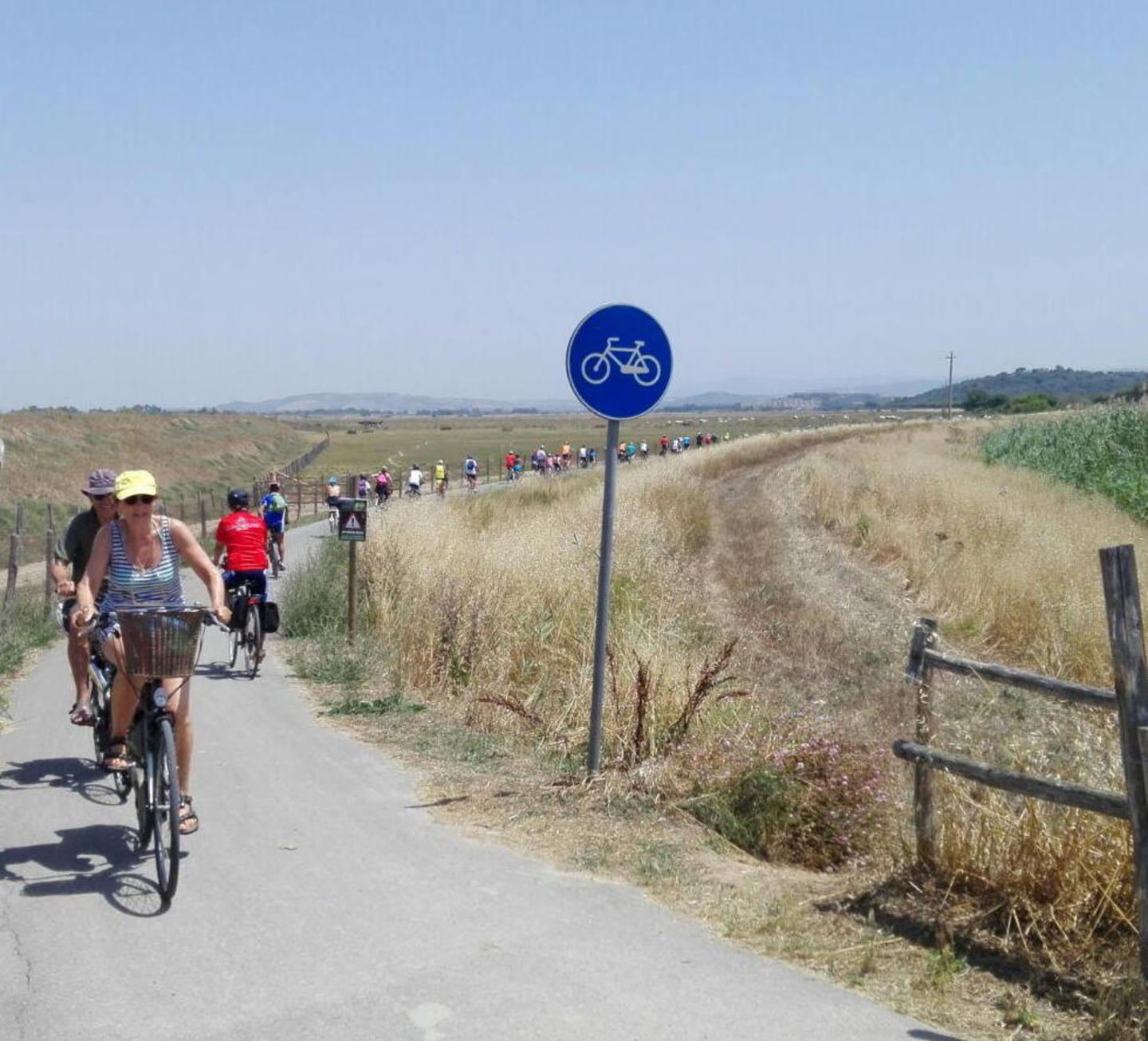 In sella alla bici per rifarsi gli occhi 