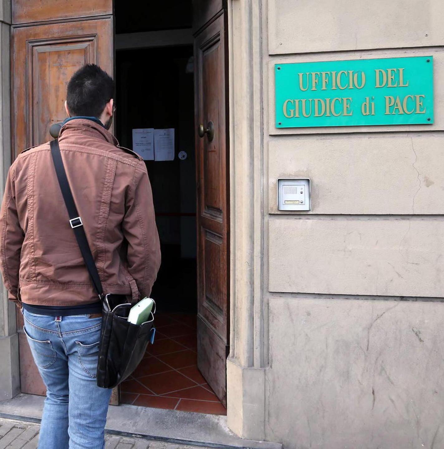 Sanzioni disciplinari ai dipendenti per le condanne del giudice di pace 