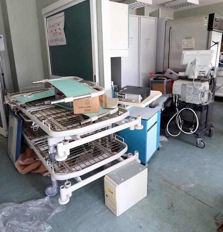 L’ex Pronto Soccorso ora è un magazzino: «Spreco e sporco» 