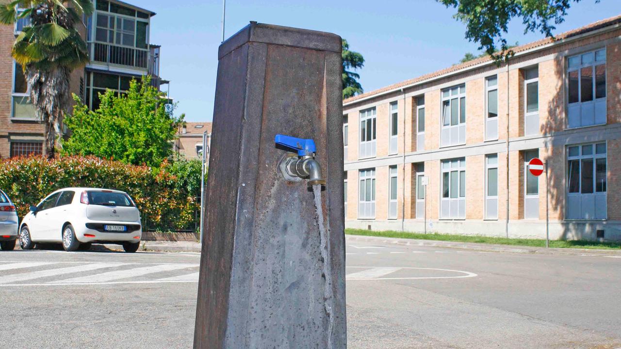 La fontanella nei pressi di piazza XXIV Maggio
