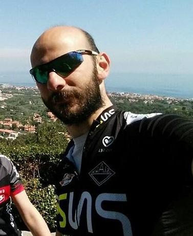 Esce da casa con la bici e scompare. Poi lo trovano morto