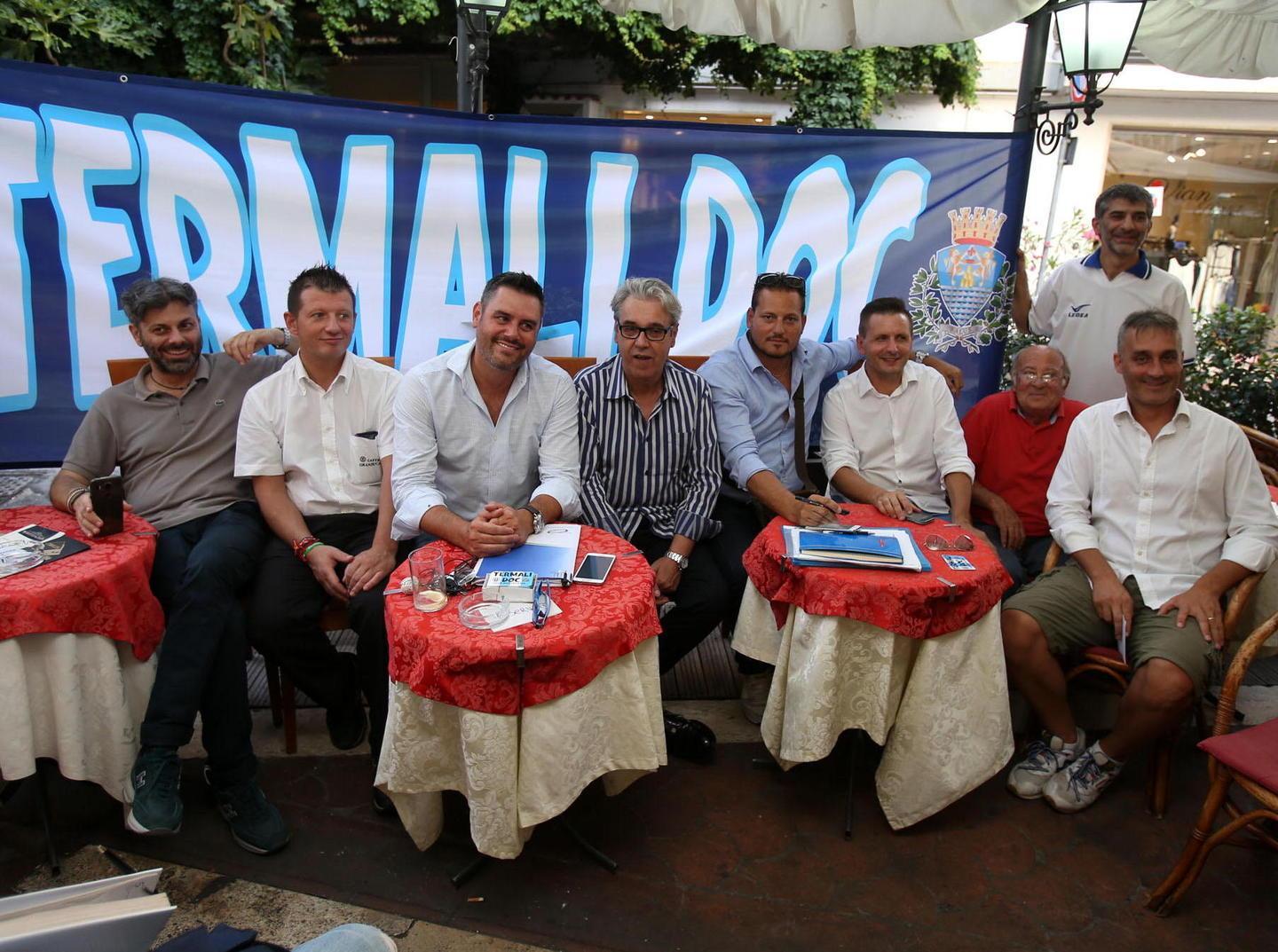 La presentazione del Club Termali Doc con al centro il presidente Innocenti