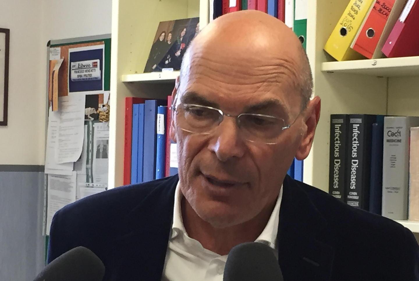 Pisa e Livorno, pazienti contesi Accuse dopo il caso di meningite 