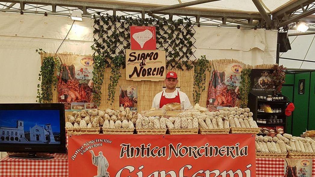 Agrifiera solidale ospita uno stand coi salumi di Norcia