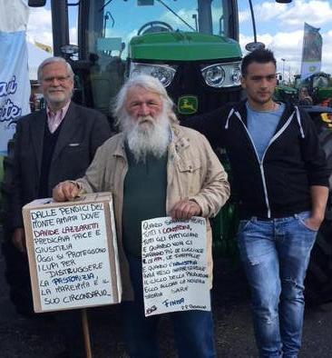 Con i cartelli contro le predazioni 
