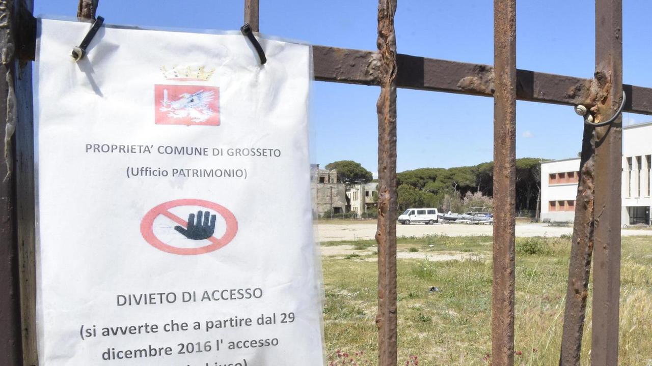 Luna park nel piazzale della scuola «Pessima idea e vi diciamo perché»