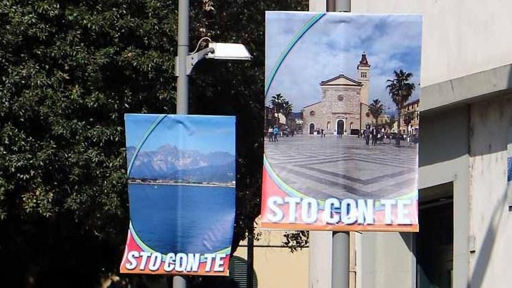 Manifesti elettorali senza volto