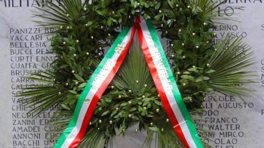 Commissari prefettizi e alunni in Sala Prampolini
