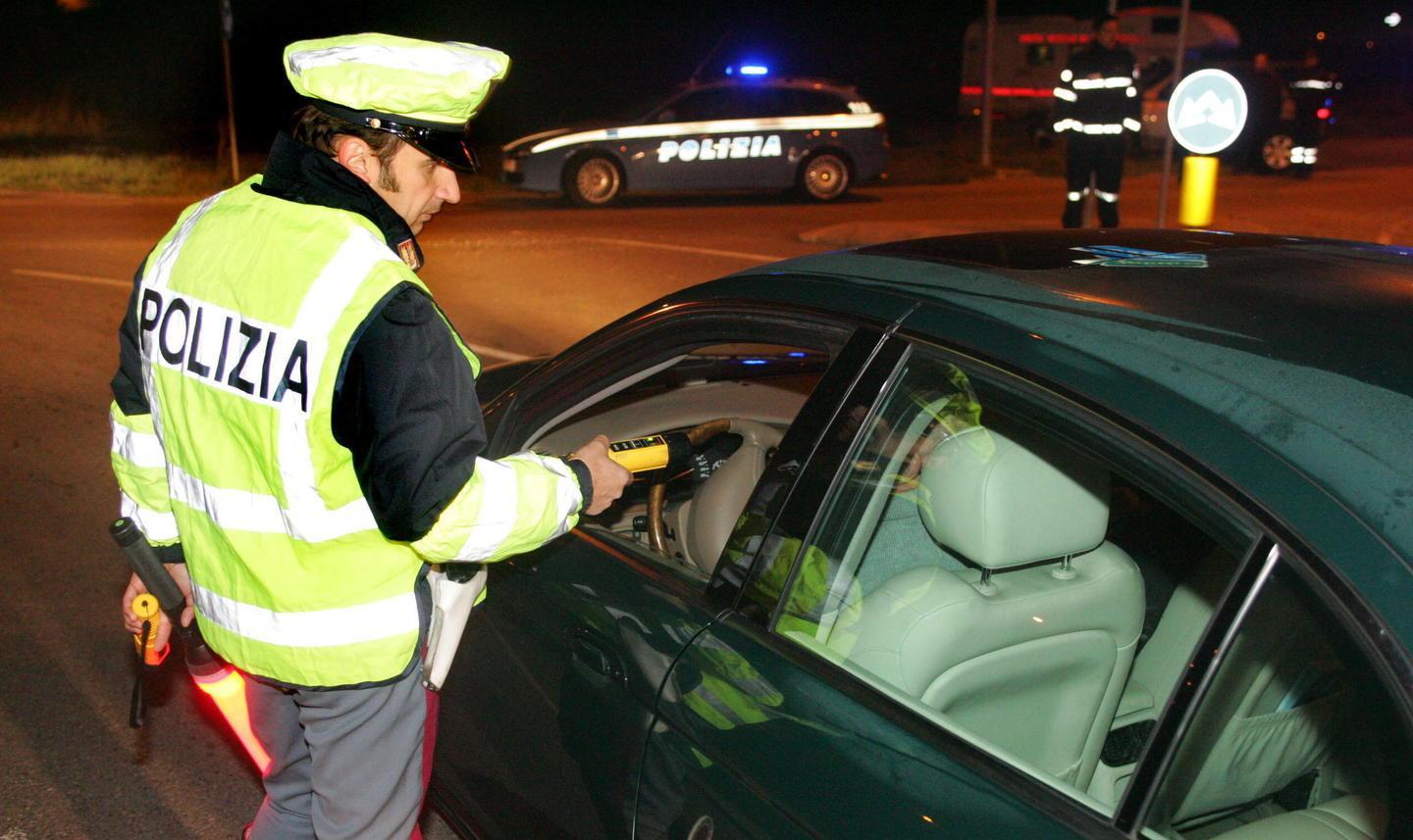 Guida ubriaco e provoca un incidente: patente ritirata