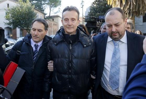 Antonio Logli tra i suoi avvocati