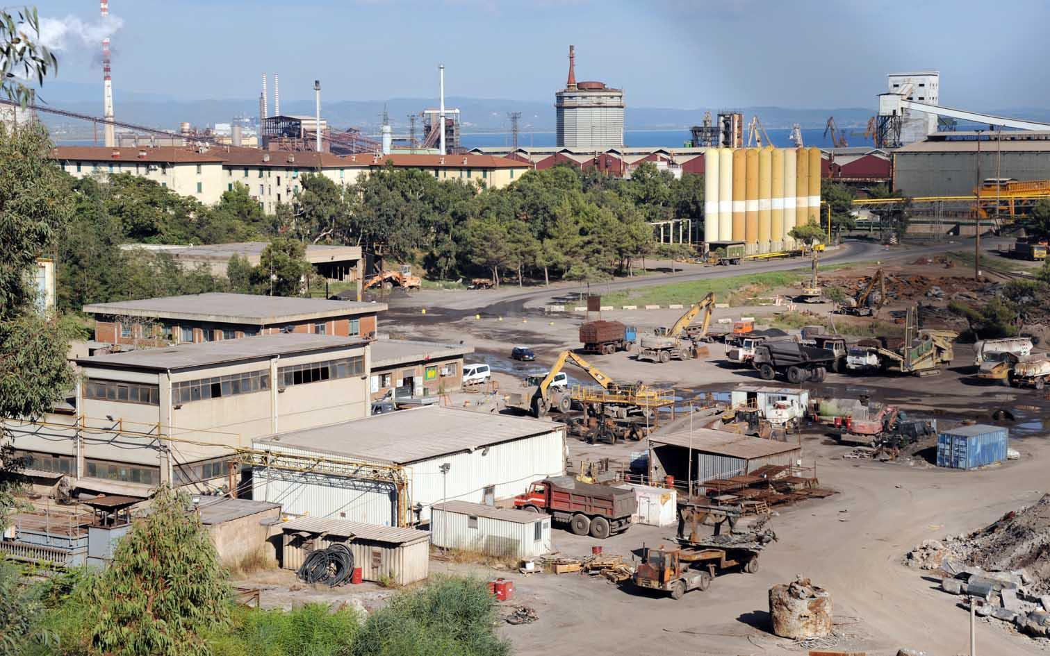 L’area dello stabilimento dove operavano i lavoratori di Lucchini Servizi (foto Paolo Barlettani)