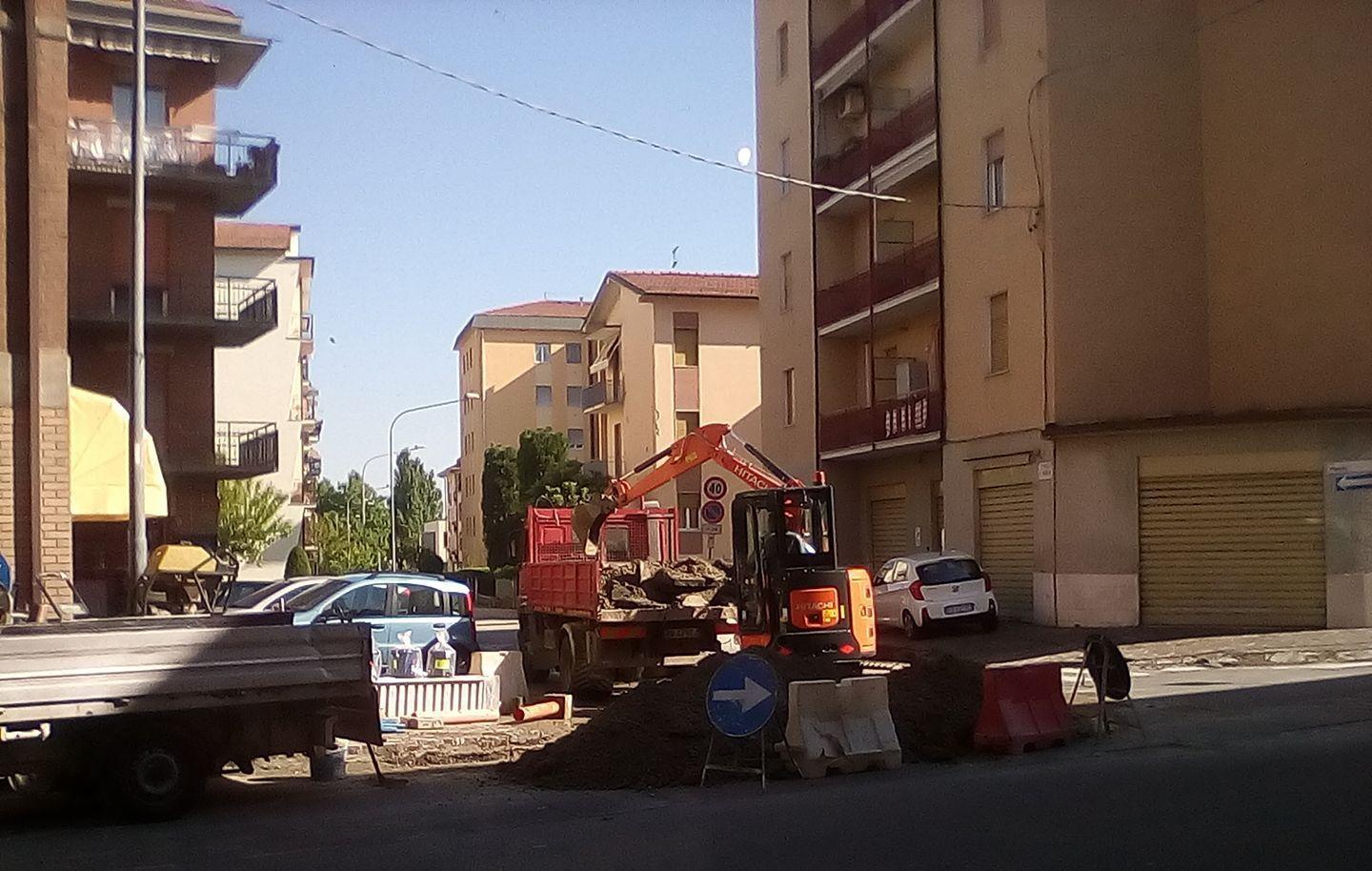 Una rete idrica gruviera: i cittadini sono esasperati 