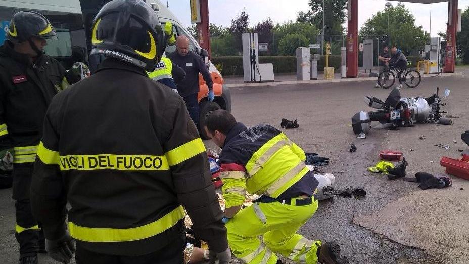 Due moto si tamponano Feriti uomo e donna