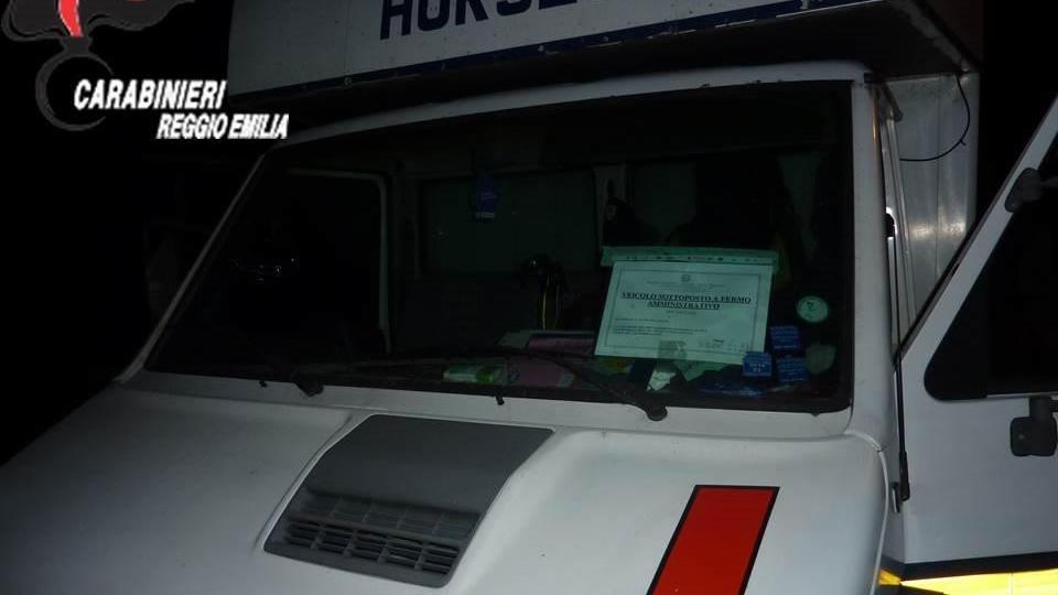 Brescello, trasportava cavalli senza patente né permessi: maxi multa per un 25enne sampolese