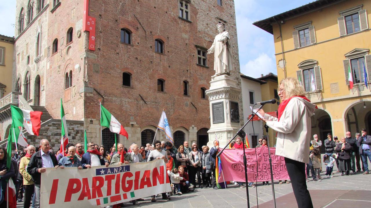 Angela Riviello durante il comizio