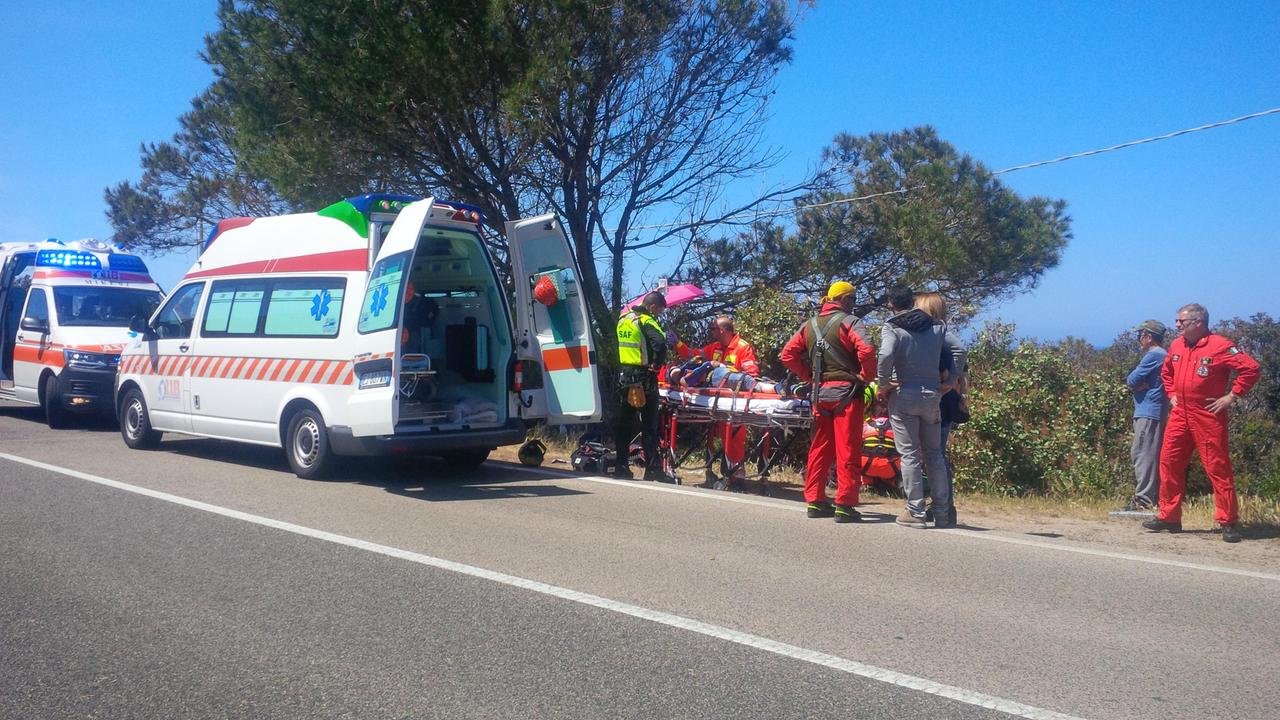 Schianto auto-moto sulla litoranea per Castelsardo: due feriti gravi