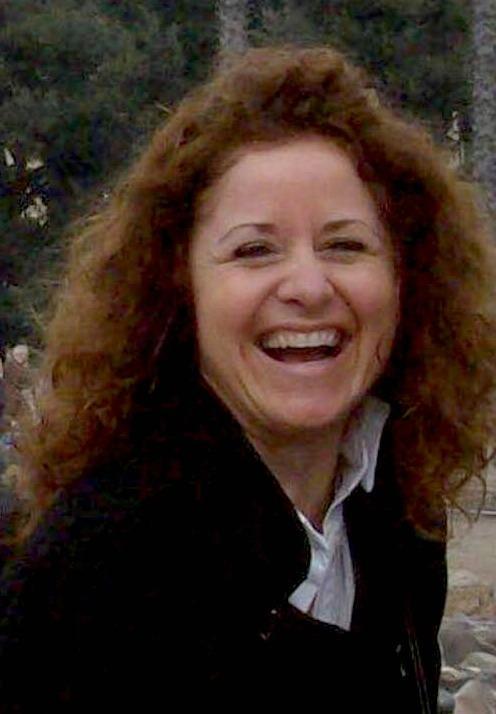 Donna muore a 49 anni sotto gli occhi del marito 