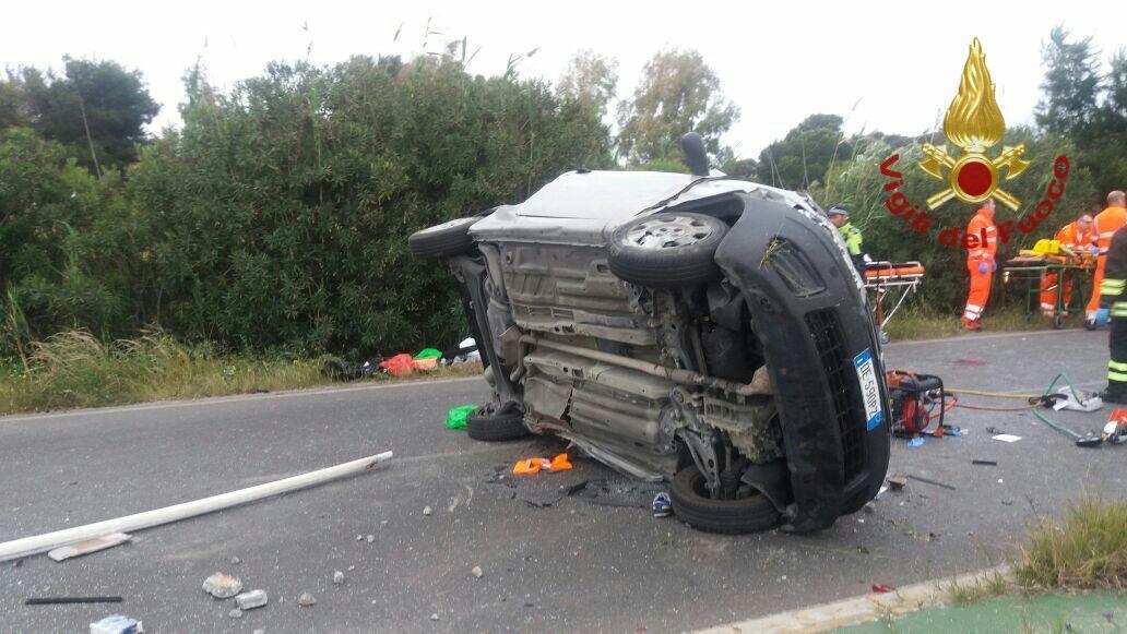 Incidente mortale davanti al Poetto, resta in Rianimazione la giovane ferita 