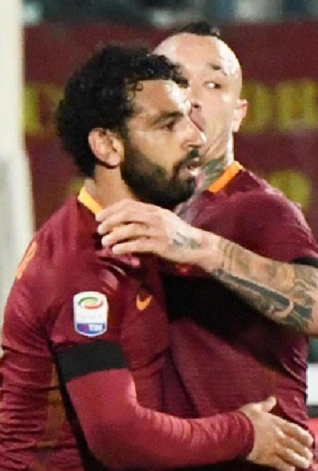 La Roma condanna il Pescara e rimette pressione alla Juve