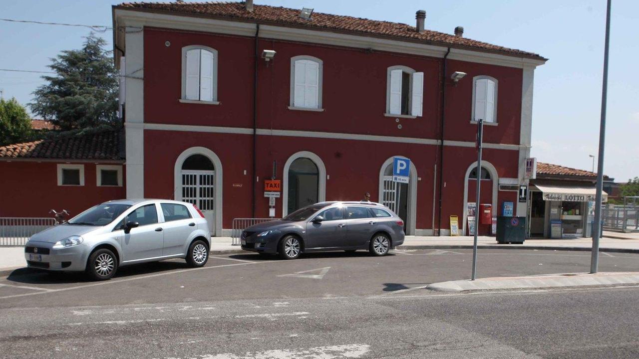 Vuole parlare “per forza” Scoppia lite con un coltello