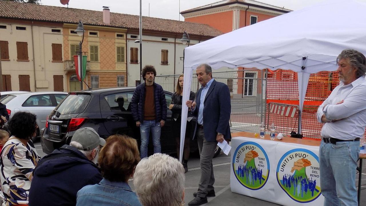 Amministrative, sfida a distanza