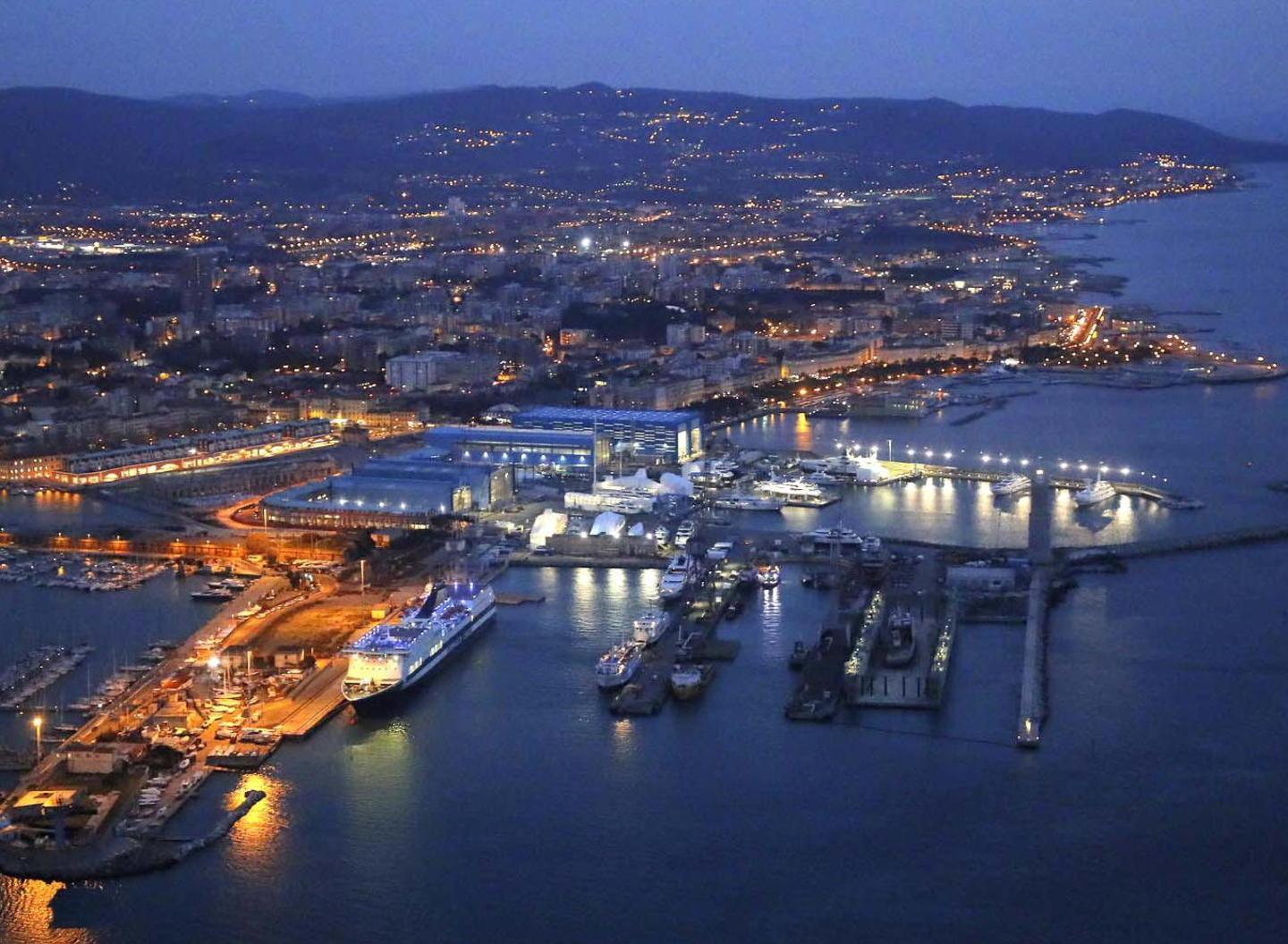 Il porto e il cantiere di Livorno